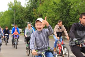 В Великих Луках прошёл Велопарад (ФОТО)