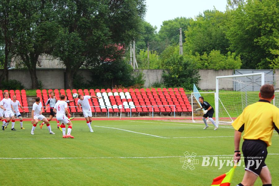 "Экспресс" (Великие Луки) - "Купол-ВДВ" (Псков)