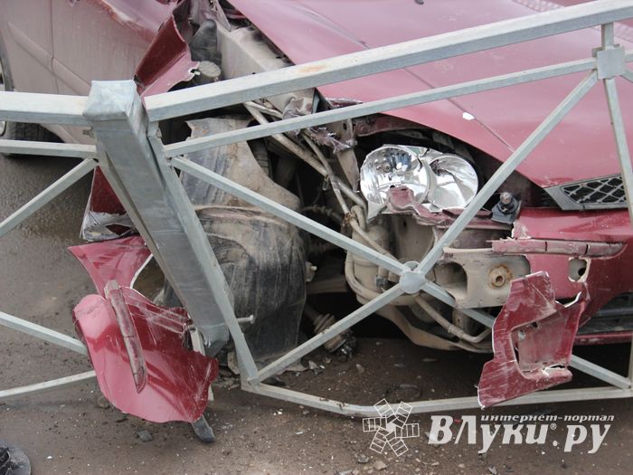 ДТП при въезде на путепровод (ФОТО)