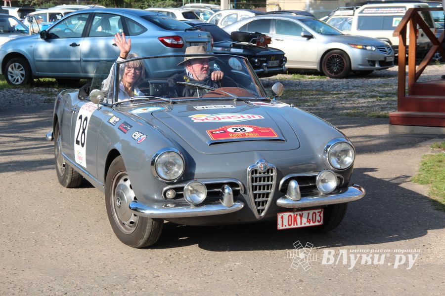Ретро-автомобили побывали в Великих Луках (ФОТО)