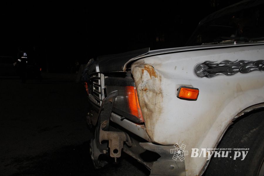 Два ВАЗа столкнулись в Великих Луках (ФОТО)