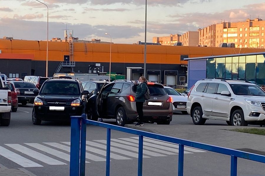 В Великих Луках автолюбители не поделили парковку (ФОТО)