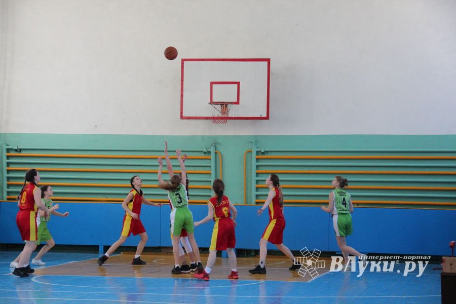 Великолучанки завоевали золото на открытом турнире по баскетболу (ФОТО)