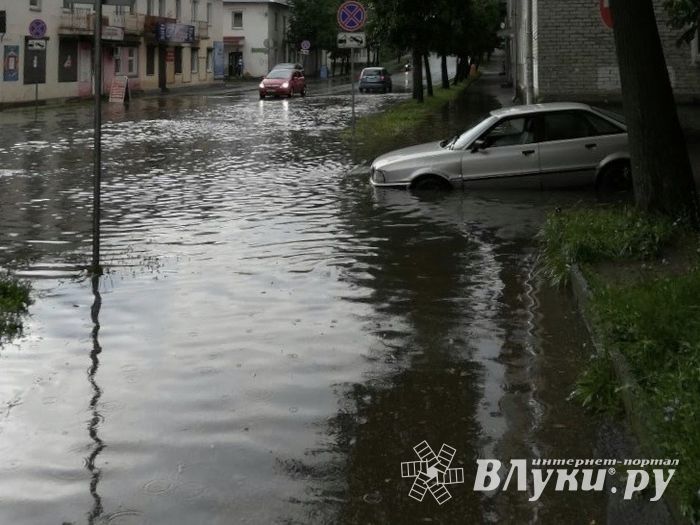 Великие Луки вновь затопило (ФОТО)