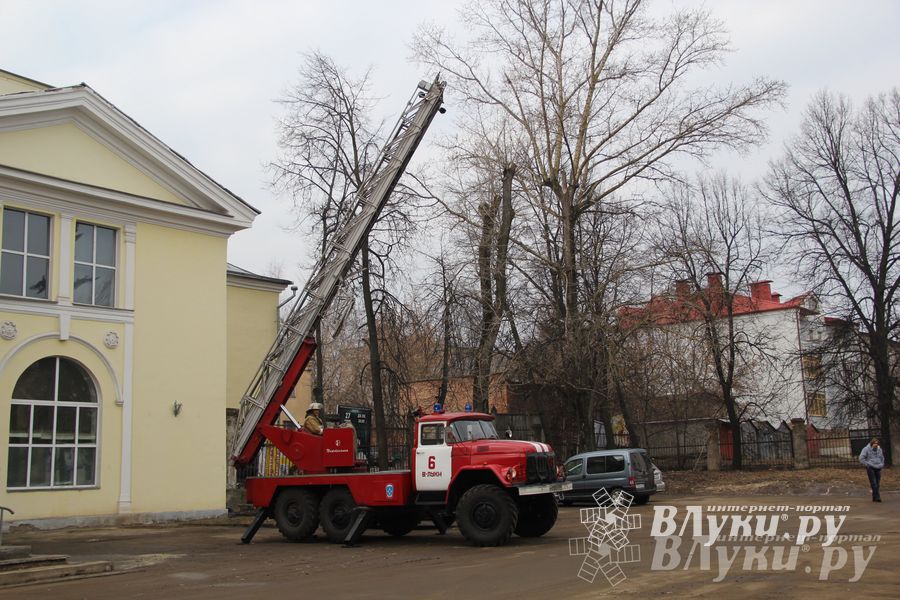 В Великолукском драмтеатре прошли пожарные учения
