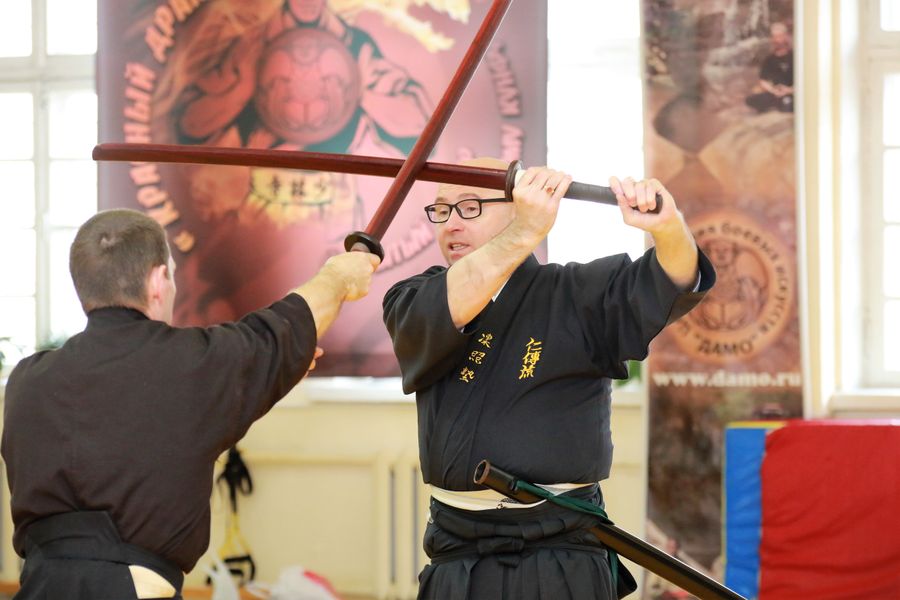 Великолукские последователи иайдзюцу выдержали сложный экзамен (ФОТО)