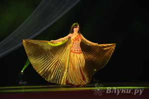 В ДК ЛК прошел музыкально-танцевальный спектакль «Босиком по млечному пути» (фото)