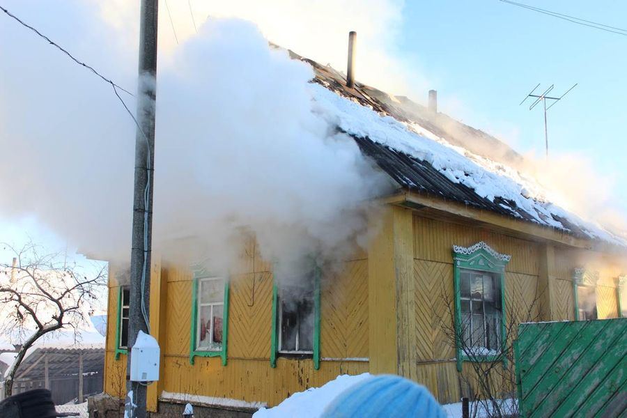 В результате пожара в Невеле погиб мужчина (фото + видео)