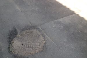 Великолучанка пожаловалась губернатору на новый асфальт во дворе (ФОТО)