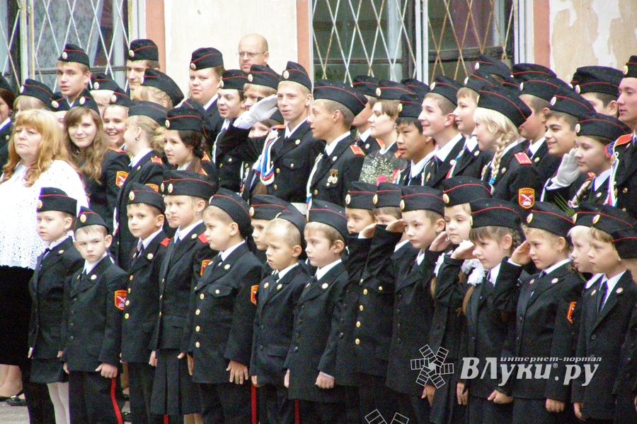 Школы города отметили 1 сентября (фото)