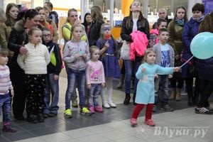 В ТЦ «Апельсин» прошла весенняя ночь распродаж