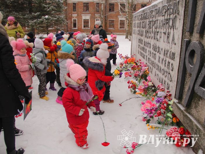 ​Юные великолучане отдали дань памяти героям-железнодорожникам (ФОТО)