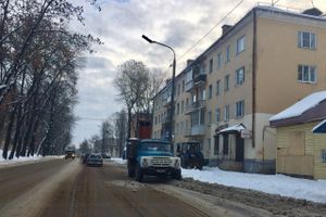 На улицы Великих Лук вышли снегоуборочные машины (ФОТО)