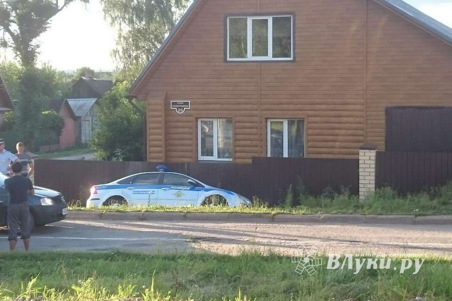 В Новосокольниках машина ДПС оказалась в кювете (ФОТО)