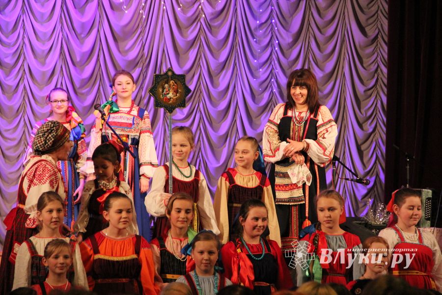 В Великих Луках состоялся праздничный концерт «В Светлый праздник Рождества» 