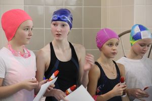 В Великолукском Айсберге прошли соревнования по плаванию на призы Деда Мороза (ФОТО)