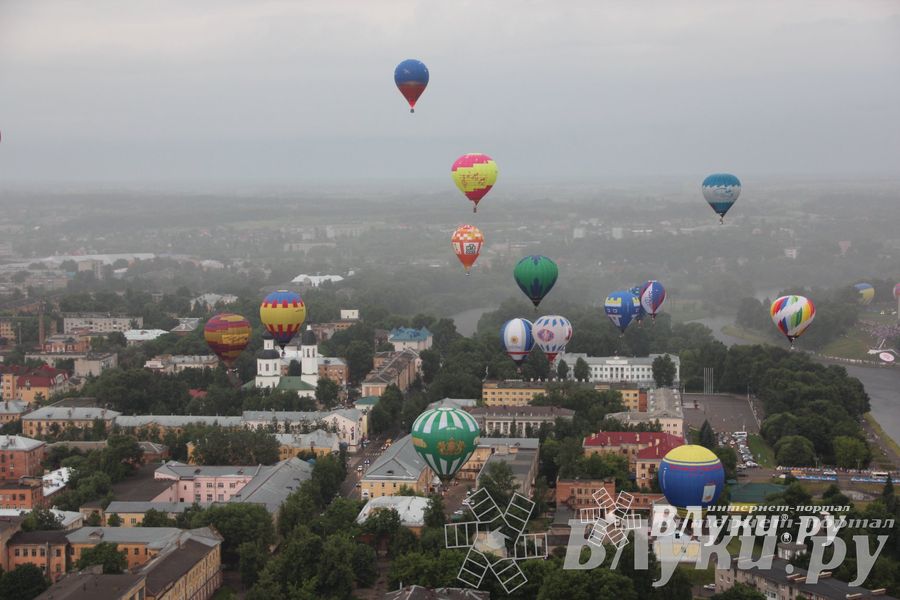 Открытие 18-й Международной встречи воздухоплавателей в Великих Луках