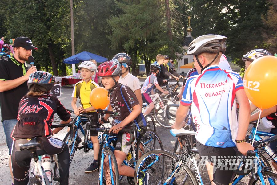 Tele2 поздравила великолучан с Днем рождения любимого города (фото)