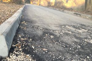 В Великих Луках на о. Дятлинка продолжаются ремонтные работы (фото)