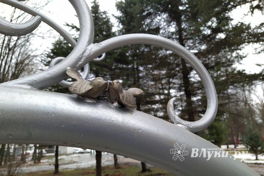 В парке «Петровский» появилась «Яблоня любви» (ФОТО)