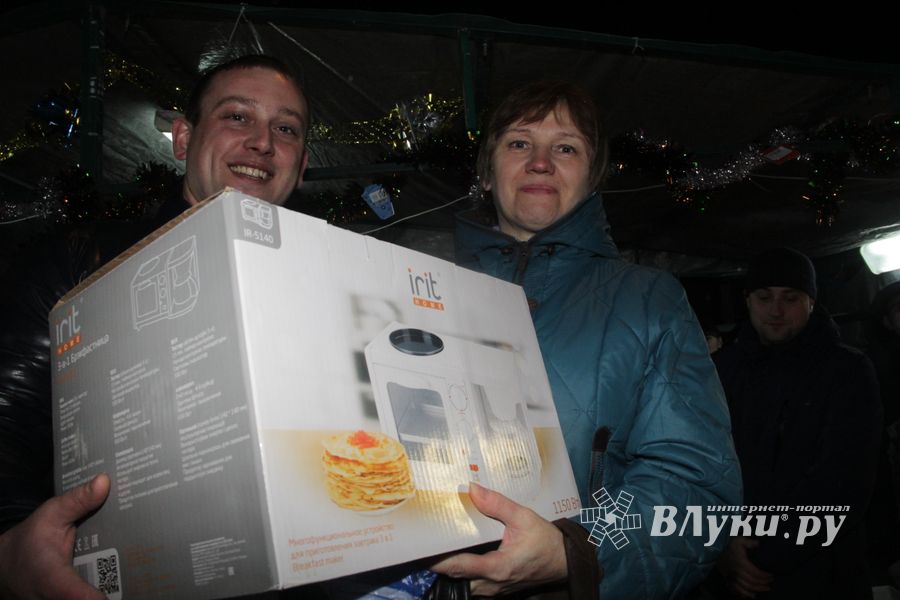 Великие Луки к встрече Нового года готовы (ФОТО)