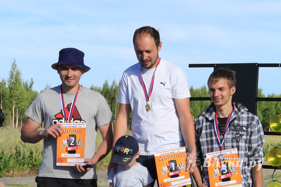 В Великих Луках прошел I этап Открытого чемпионата г. Великие Луки по Drag Racing (фото)