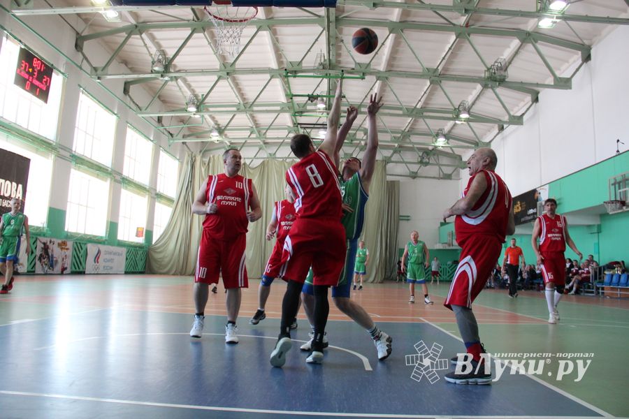 Великолучане одержали победу на межрегиональном турнире ветеранов баскетбола (ФОТО)