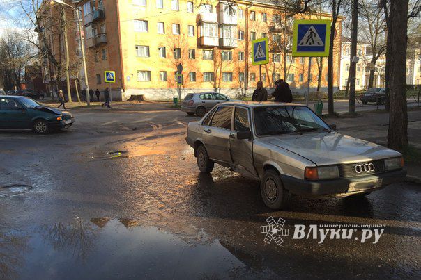 В Великих Луках произошло ДТП