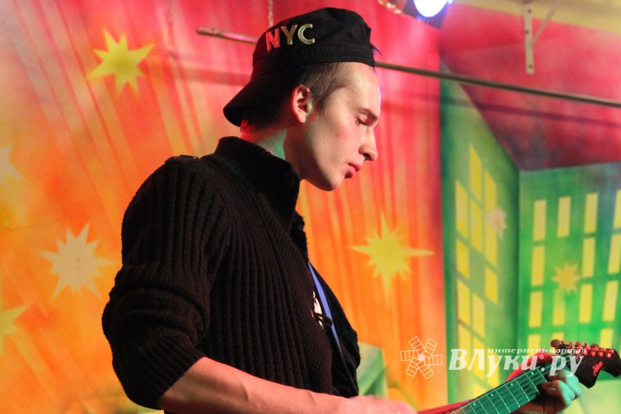 ​Фестиваль живой музыки «Арена фест» прошел в Великих Луках  (фото)