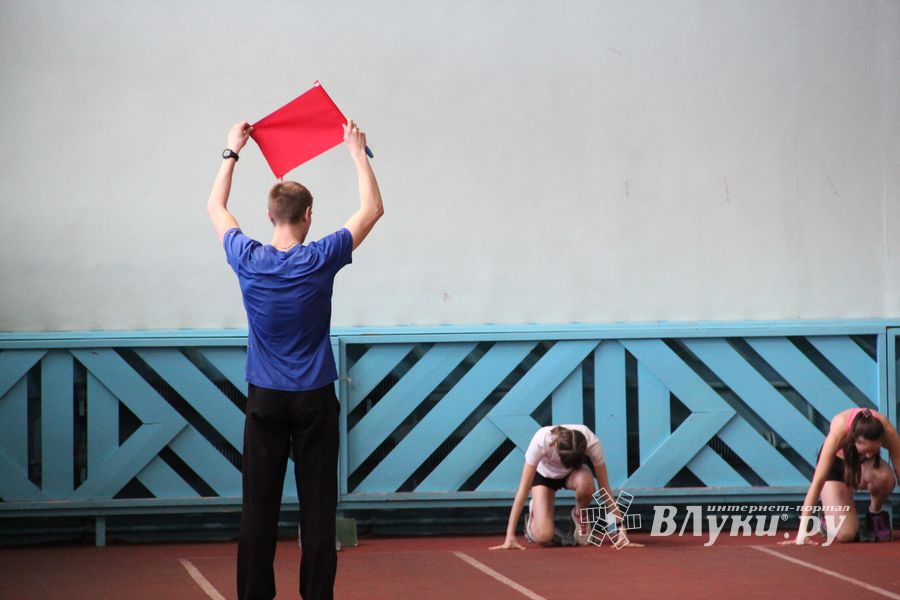 В Великих Луках легкоатлеты закрывают зимний сезон (ФОТО)