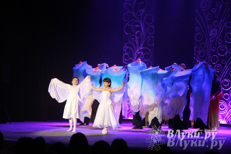  В ДК им. Ленина состоялся отчетный концерт студии восточного танца «Восточные сладости» (фото)