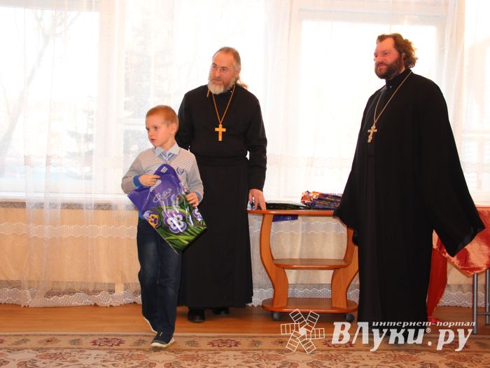 «Красота Божьего мира» в рисунках дошколят Великих Лук (ФОТО)