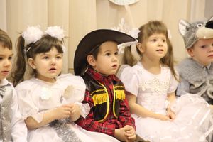 Новогодние утренники в Великих Луках продолжаются (ФОТО)