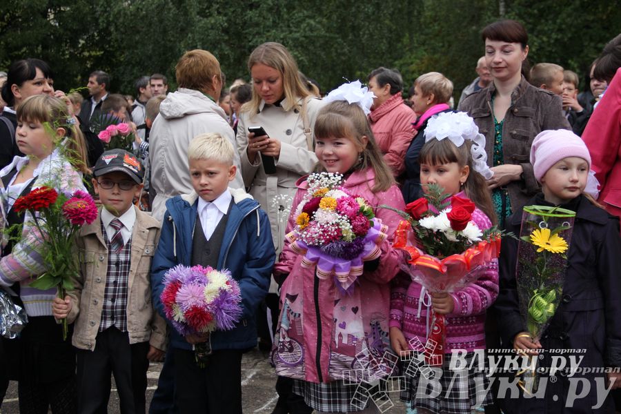 Школы города отметили 1 сентября (фото)