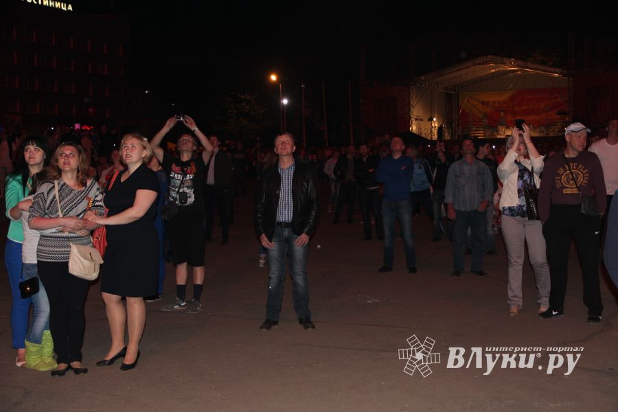 Салют в Великих Луках (ФОТО)