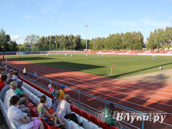 В Великих Луках состоялся матч Первенства СЗФО по футболу между командами «Луки-Энергия» и «Химик»