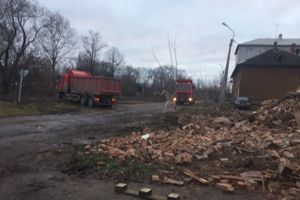 На ул. Ставского сносят дом (ФОТО)