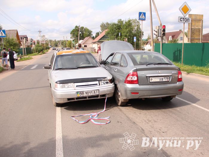 ДТП на у. Яна Арно в Великих Луках (ФОТО)