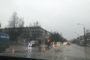 Фотофакт: в Великих Луках ремонтируют дорогу