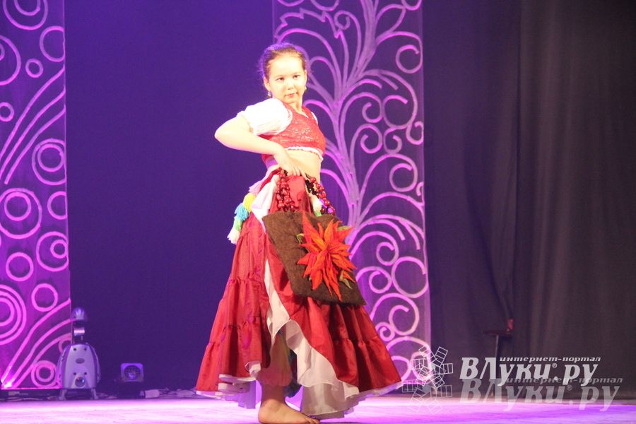  В ДК им. Ленина состоялся отчетный концерт студии восточного танца «Восточные сладости» (фото)