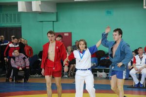 В Великих Луках - время жарких схваток