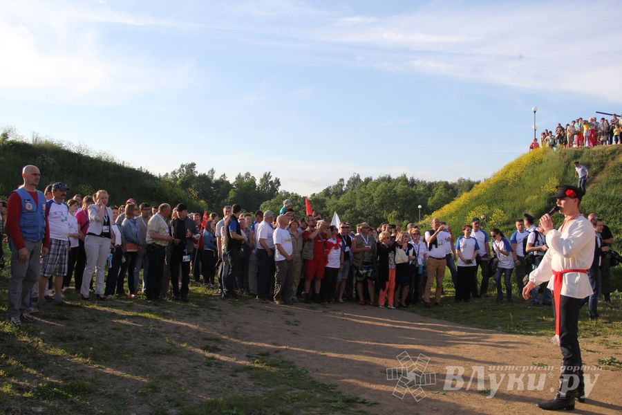 В Великих Луках открылась Международная юбилейная встреча воздухоплавателей (фото)