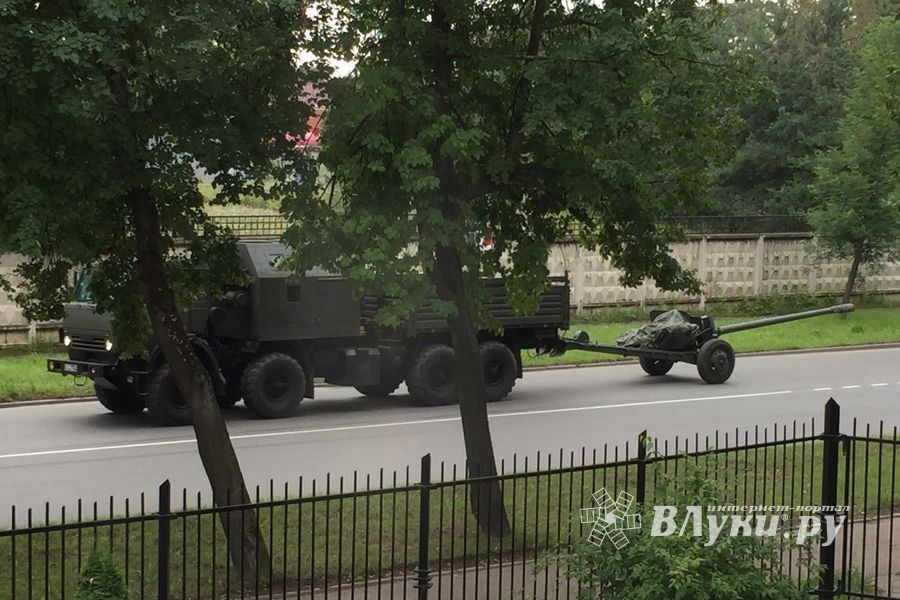 Пушки на проспекте Гагарина (ФОТО+ВИДЕО)