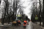 На ул. Пушкина в Великих Луках идёт ямочный ремонт (ФОТО)