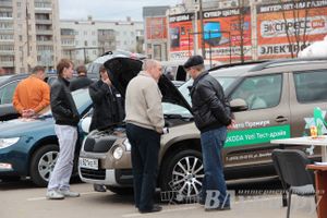 В Великих Луках прошла автомобильная ярмарка