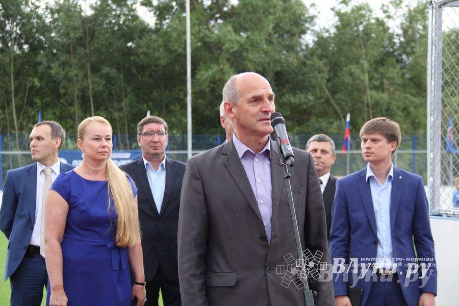 Открытие физкультурно-оздоровительного комплекса в Великих Луках (фото)