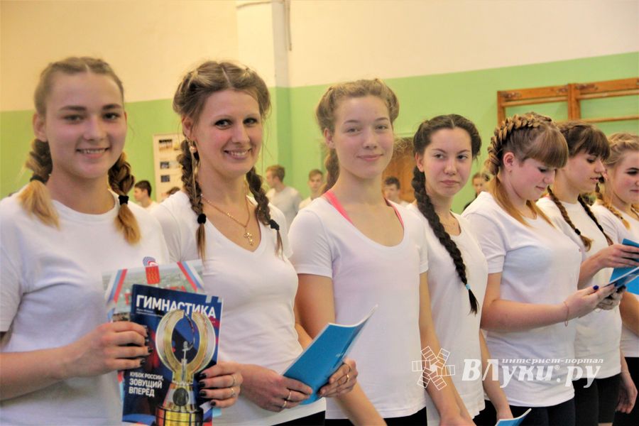 В Великих Луках прошло Первенство города по командной гимнастике (ФОТО)