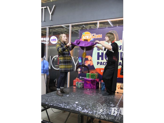 В ТЦ «Апельсин» прошла весенняя ночь распродаж