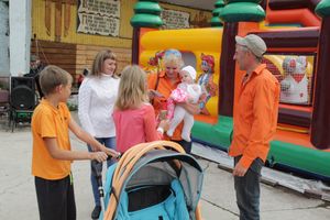 «Парад детских колясок» в День семьи, любви и верности (ФОТО)