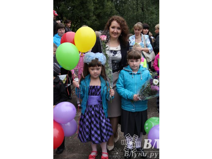 Школы города отметили 1 сентября (фото)